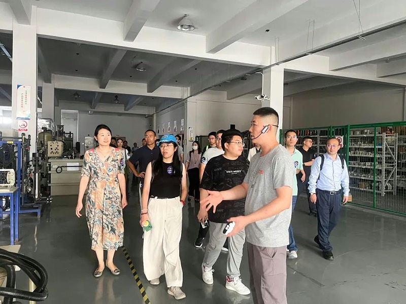 長(zhǎng)三角智造雙城匯走進(jìn)依斯倍 (4)