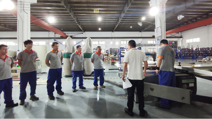 依斯倍定期開展安全培訓(xùn)課程，組織人員演練應(yīng)急預(yù)案